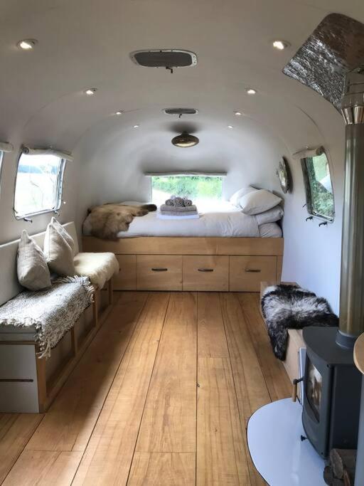 Airstream, Vintage American Caravan & Hottub แอชเบอร์ตัน ภายนอก รูปภาพ