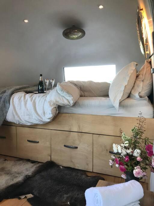 Airstream, Vintage American Caravan & Hottub แอชเบอร์ตัน ภายนอก รูปภาพ